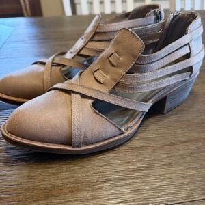 Coconuts by Matisse Womens Taupe Faux Suede Strappy Cage Block Heel Booties 7.5M